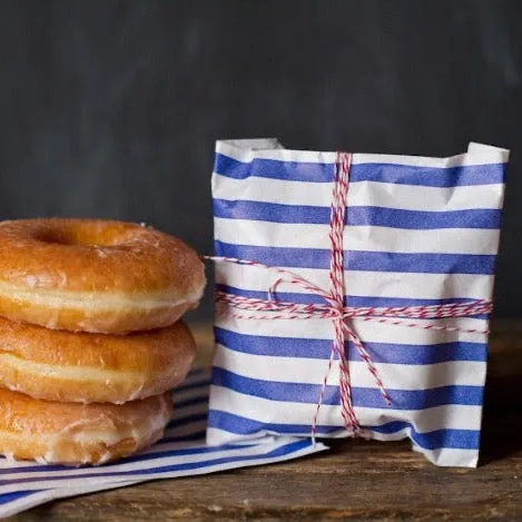 25 striped paper bags